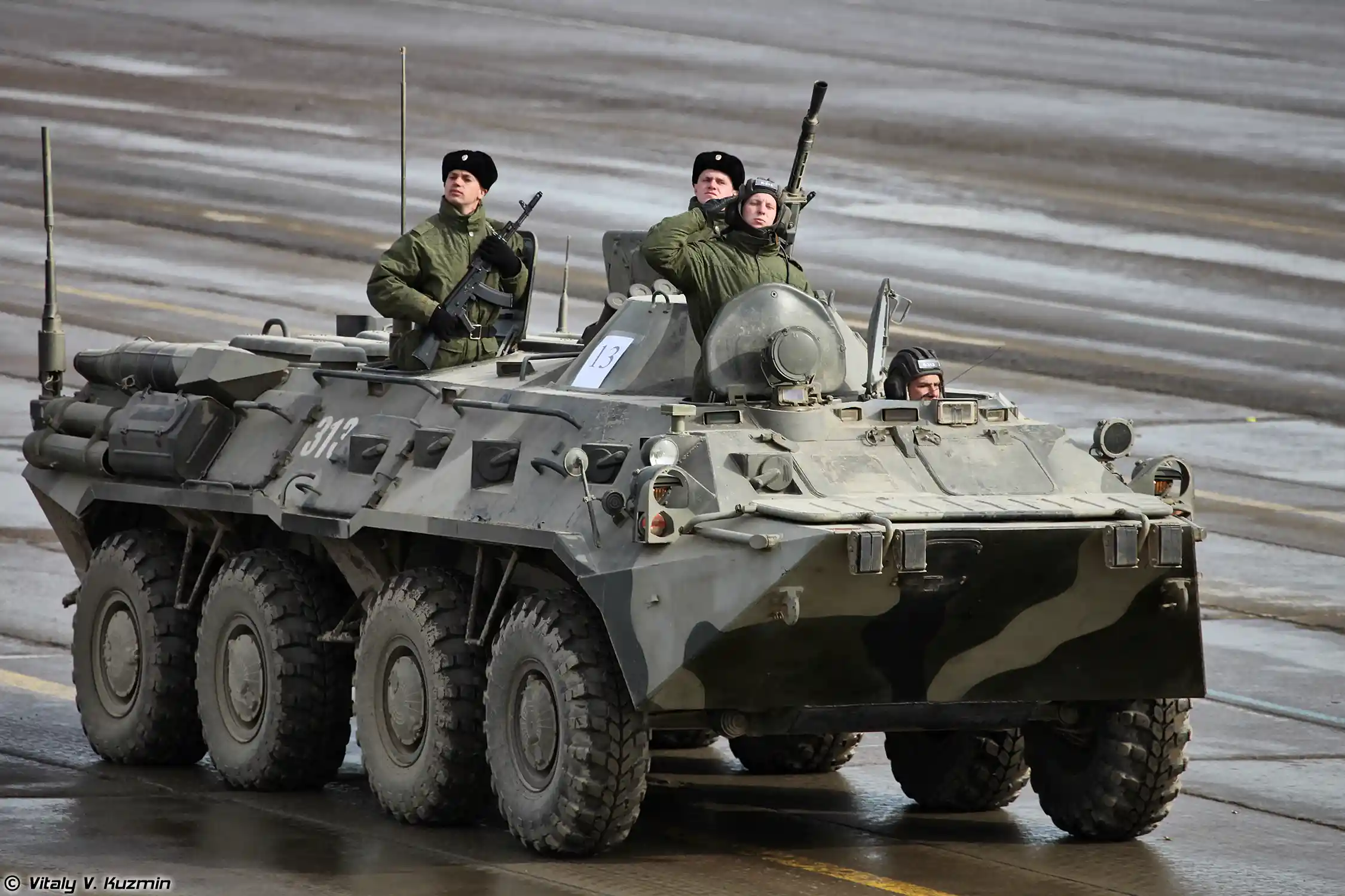 April_9th_rehearsal_in_Alabino_of_2014_Victory_Day_Parade_%28558-06%29.jpg