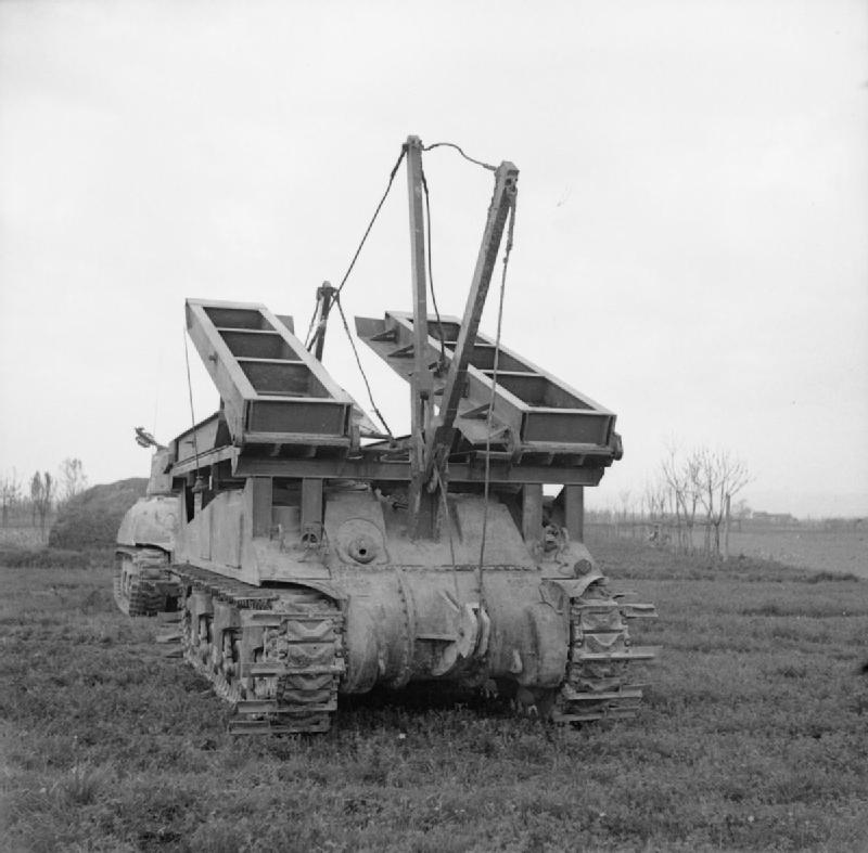 The_British_Army_in_Italy_1945_NA23760.jpg