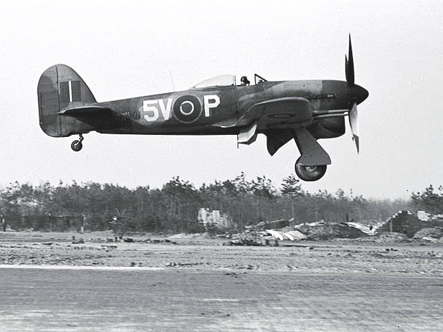 Hawker_Typhoon_2_ExCC.jpg