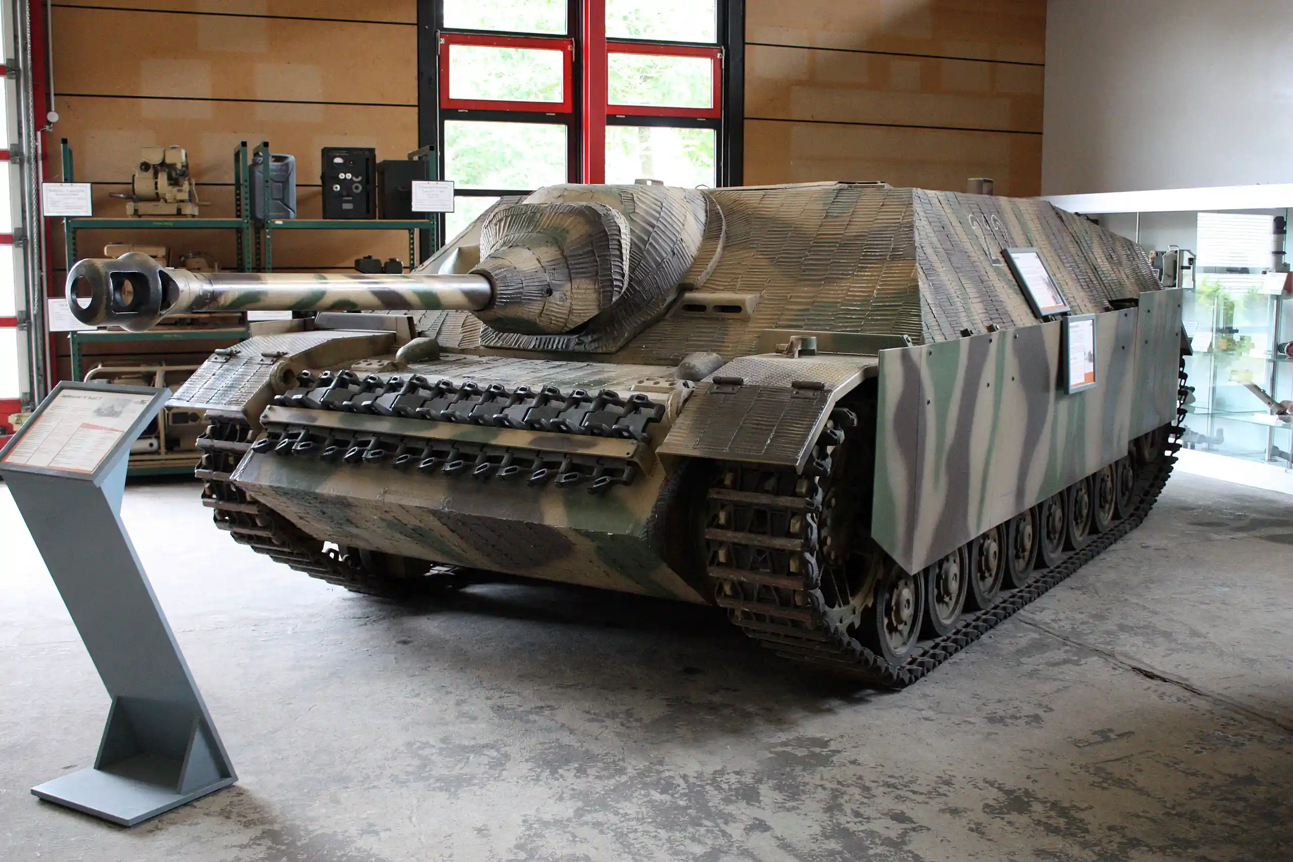 2560px-Panzermuseum_Munster_2010_0449.JPG