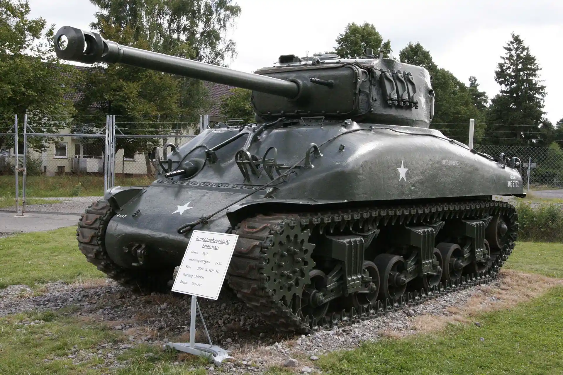 1920px-M4A1_on_Panzermuseum_Munster.jpg