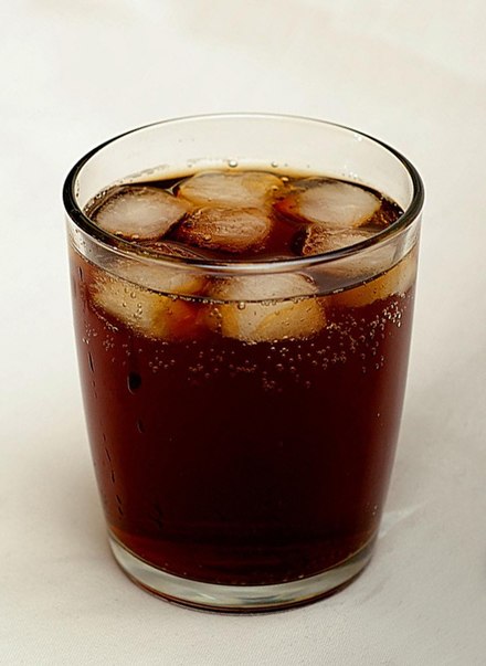 440px-Tumbler_of_cola_with_ice.jpg