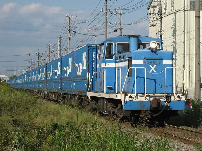 実機の名古屋臨海鉄道ND552形ディーゼル機関車