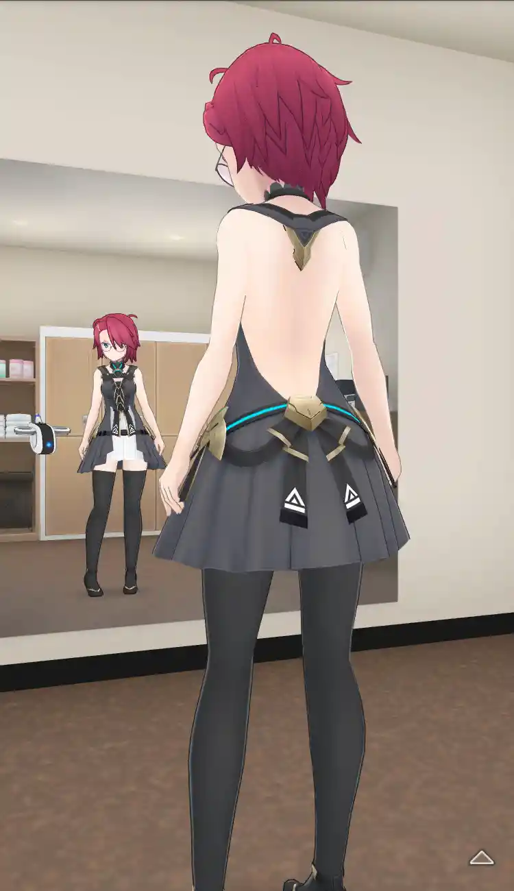 衣装_Vチップ／黒_全身後.jpg