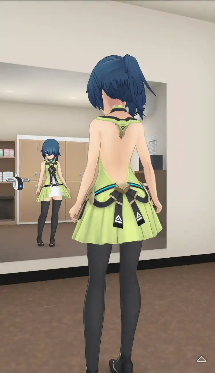 衣装_Vチップ／若葉_全身後.jpg