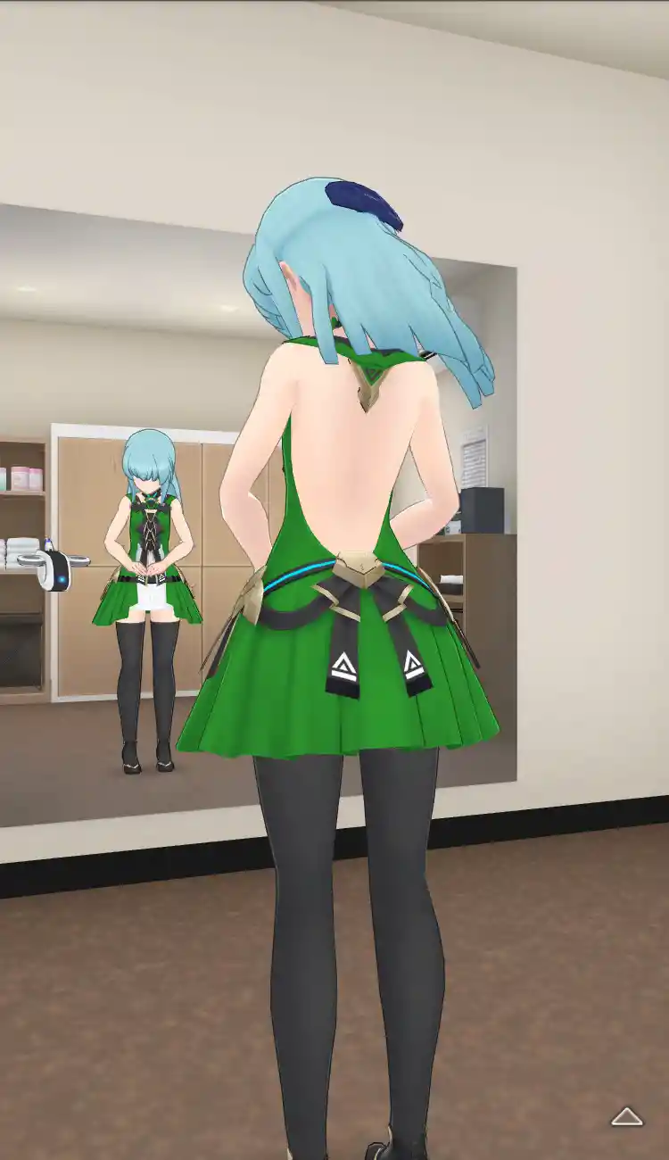衣装_Vチップ／緑_全身後.jpg