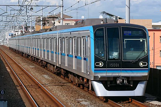 Tokyo-Metro_Series15000-15001.jpg