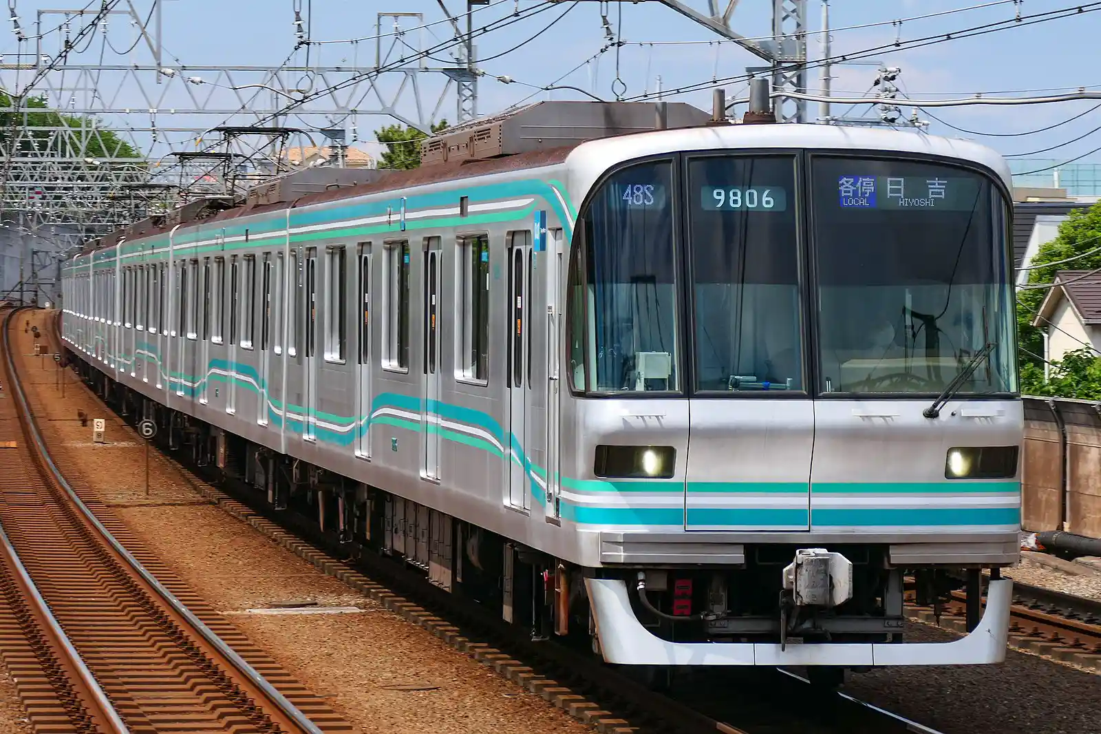 Tokyo-Metro-Series9000R-9806.jpg