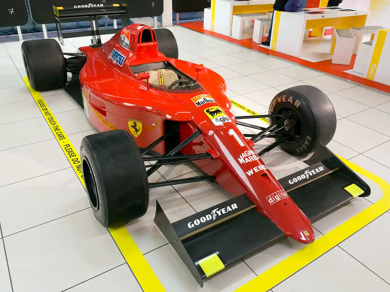 1280px-Ferrari_641-2_front-right_Museo_Ferrari.jpg