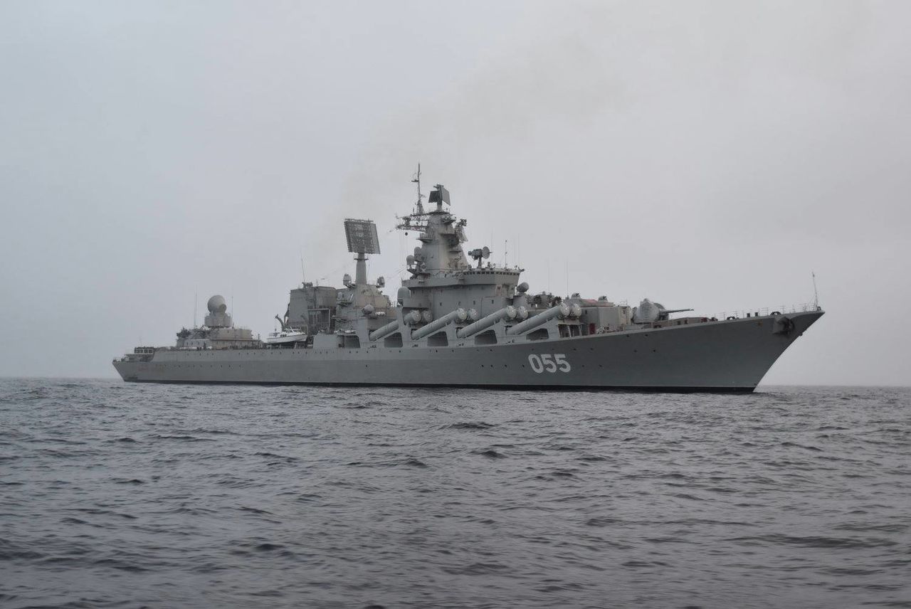マーシャル・ウスチーノフ級ミサイル巡洋艦.jpg