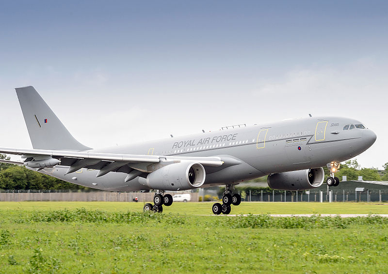 800px-Twelfth_Voyager_Aircraft_Arrives_at_RAF_Brize_Norton_(1).jpg