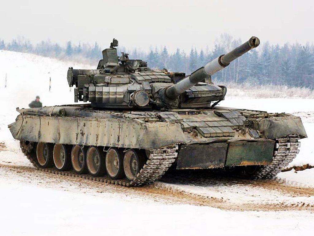 T-80U Soviet Main Battle Tank.jpg