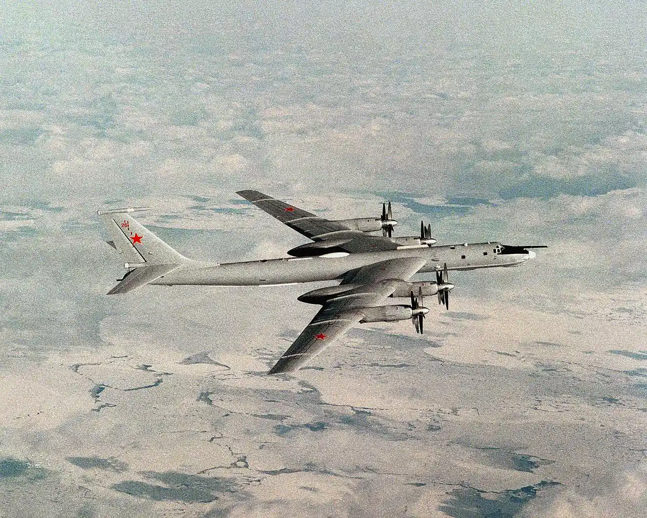 1280px-Tu-142MR-1990.jpg