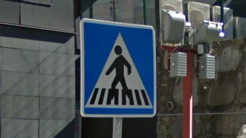 Pedestrian_sign.png