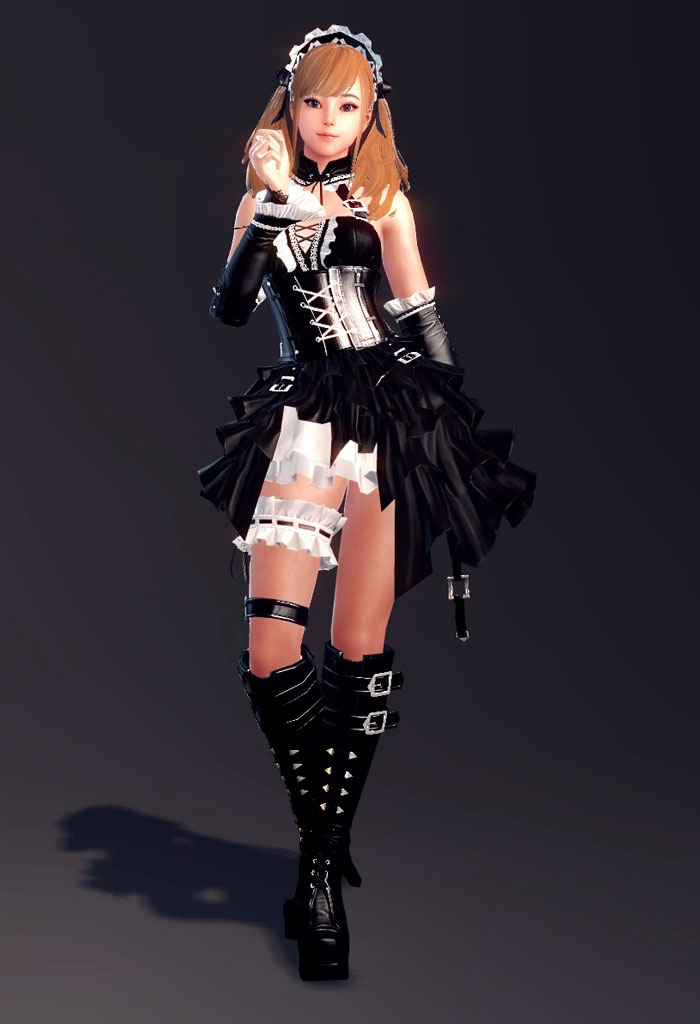 GothicFrills_Lynn.jpg