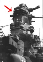 日本の軍艦の檣楼はうずたかく積まれたため、パゴダマストとあだ名されました。
