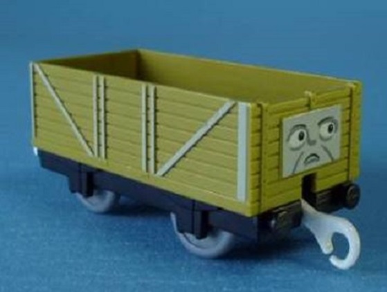 プラレールの金黄土色のいじわる貨車（ちょい怒り顔）