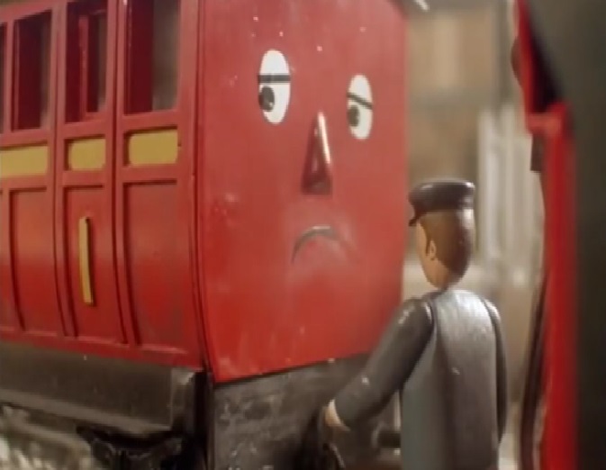 TV版第4シーズンのクロバンズ・ゲート駅でスカーロイに謝罪する赤い客車