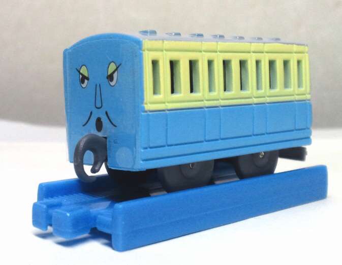 カプセルプラレールの高山鉄道の青い客車