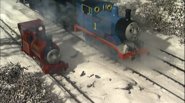 第9シーズンでスカーロイ石炭置き場でトーマスと共に暴走する石炭の貨車に驚くスカーロイ