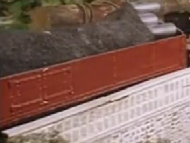 TV版第2シーズンのリントン・アンド・バーンステイプル鉄道のロング貨車3