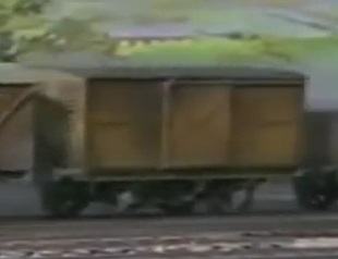 TV版第1シーズンのロンドン・ミッドランド・アンド・スコティッシュ鉄道の有蓋貨車2