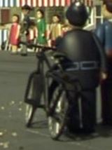 TV版第11シーズンの太っちょの警察官の自転車