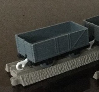プラレールの灰色の無蓋貨車
