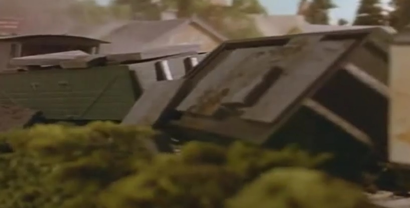 TV版第2シーズンの脱線した無蓋貨車2