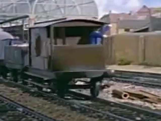 TV版第1シーズンの茶色のイギリス国鉄の20トンブレーキ車2