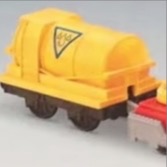 トラックマスター2の黄色の貯水タンク車