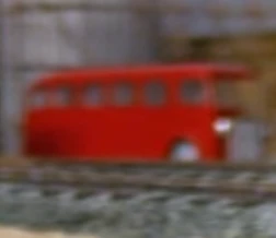 TV版第3シーズンの赤いバス