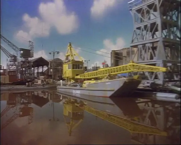 TV版第2シーズンの黄色いサルベージ船