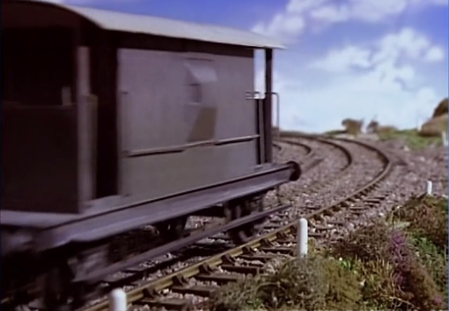 TV版第1シーズンの灰色のイギリス国鉄の20トンブレーキ車13