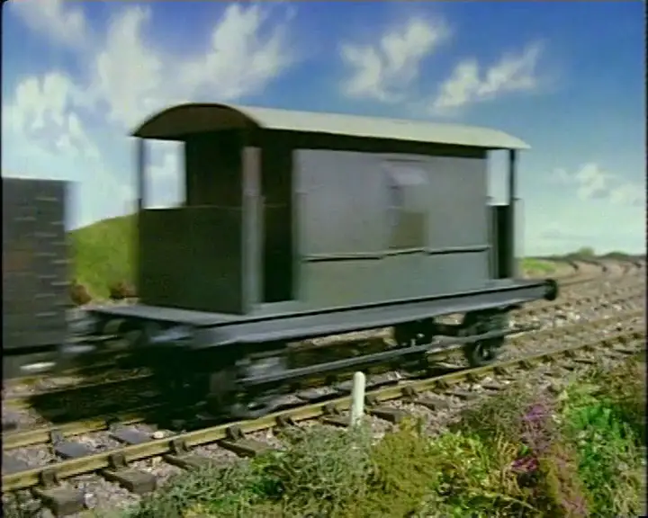 TV版第1シーズンの灰色のイギリス国鉄の20トンブレーキ車7