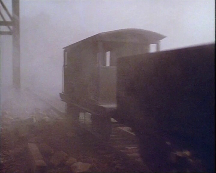 TV版第2シーズンの灰色のイギリス国鉄の20トンブレーキ車24