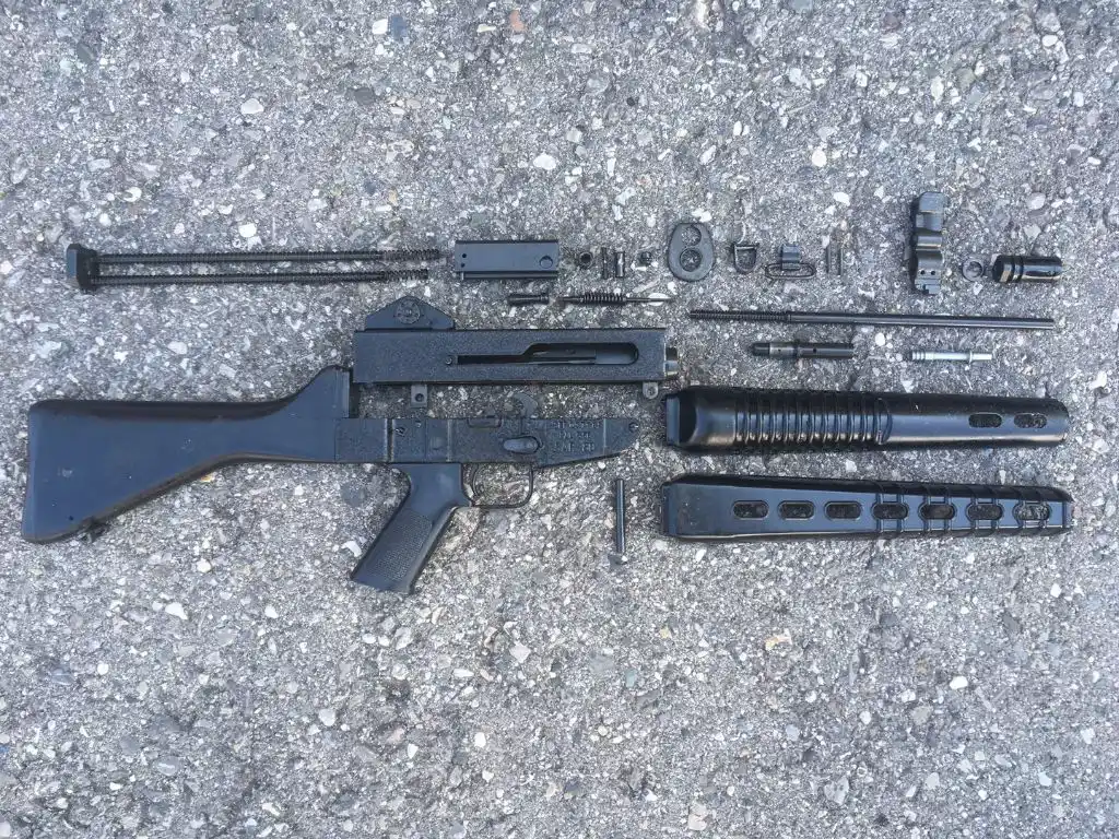 SAR80_assault_rifle_parts.JPG