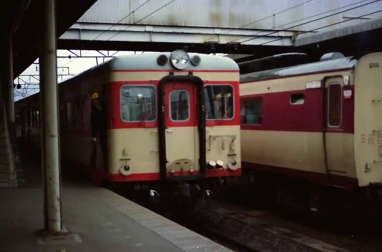 1280px-Wakayama_Station（1975）-07.jpg