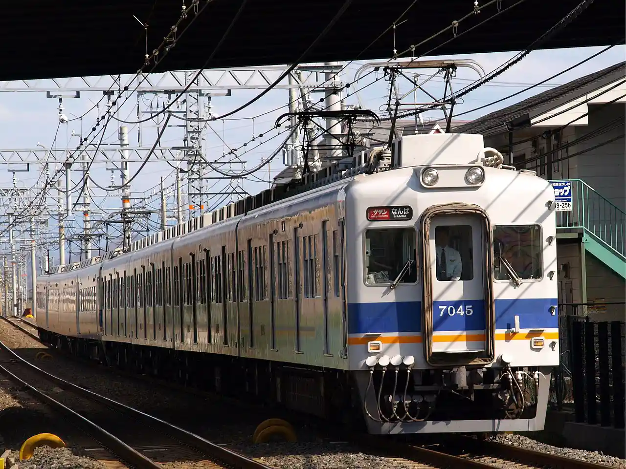 Nankai_Electric_Railway_7000_series.jpg