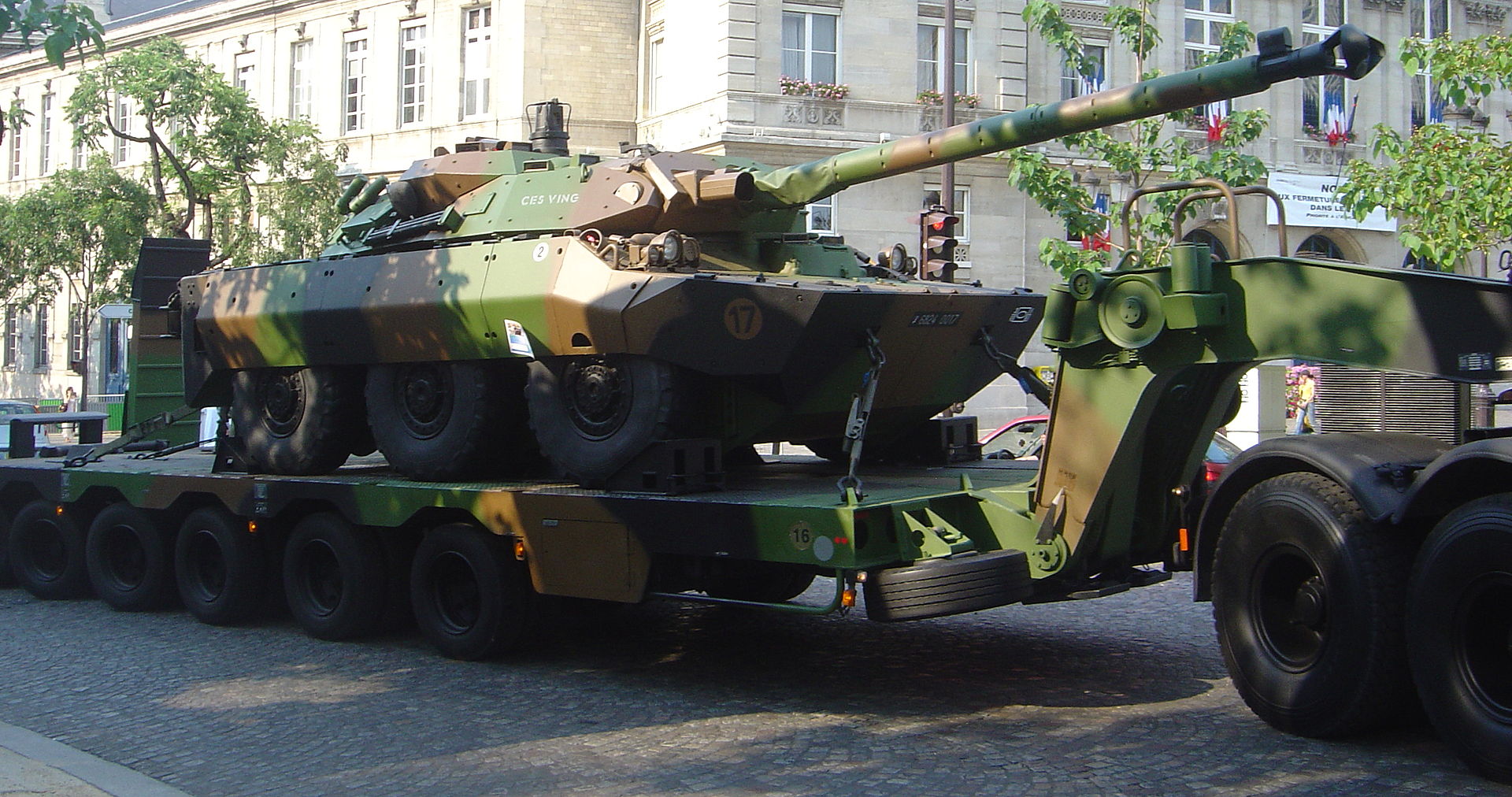 French_AMX10RC_on_trailer_dsc06908.jpg French_AMX10RC_on_trailer_dsc06908.jpg