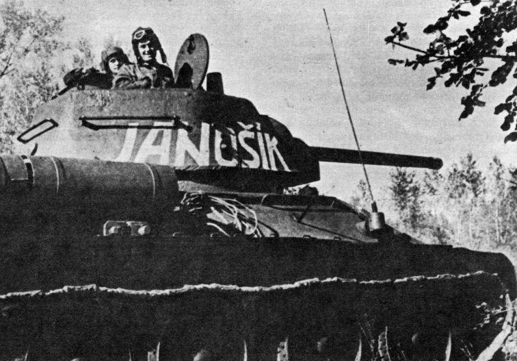 t-34_mod1942_janosik.jpg