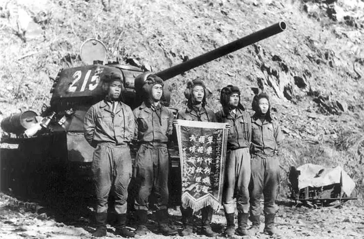 T-34-85_China_No.215_history1.jpg