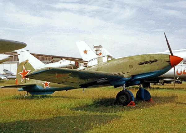 Ilyushin_Il-10M_Soviet_AF_Monino_29.08.94_edited-3.jpg