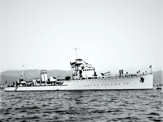 Nicolo_Zeno_at_anchor.jpg